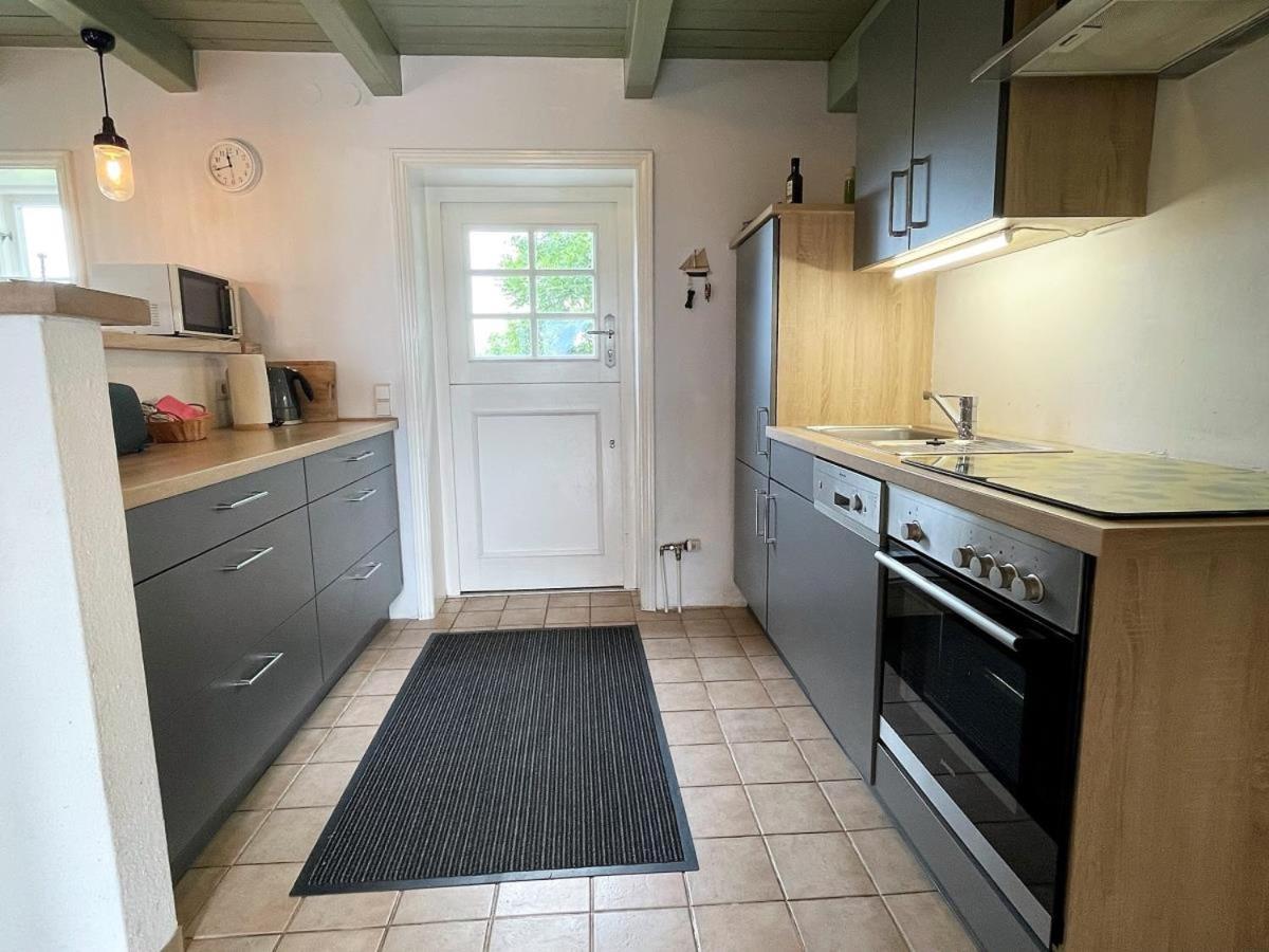 Das Puppenhaus, Reetdach, Sauna, Kamin, Eingezaeunt, Badewanne, Haustiere Willkommen Emmelsbull-Horsbull Экстерьер фото