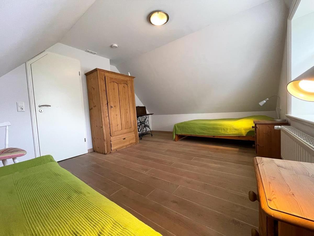 Das Puppenhaus, Reetdach, Sauna, Kamin, Eingezaeunt, Badewanne, Haustiere Willkommen Emmelsbull-Horsbull Экстерьер фото