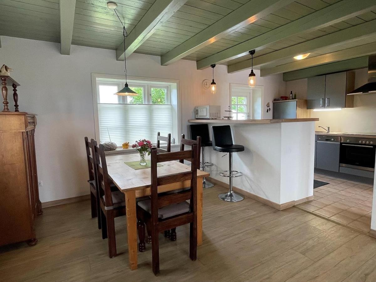 Das Puppenhaus, Reetdach, Sauna, Kamin, Eingezaeunt, Badewanne, Haustiere Willkommen Emmelsbull-Horsbull Экстерьер фото